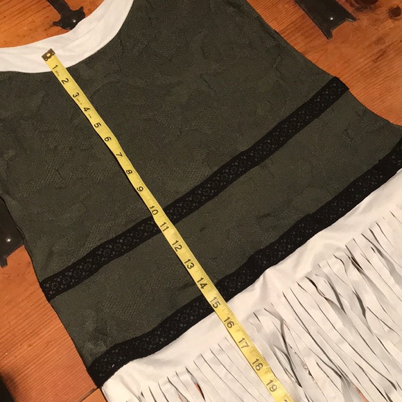 Cute little tunic size 8 by Tricot Chic - Picture 6 of 7